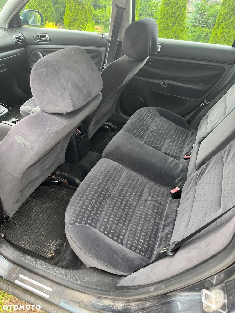 Volkswagen Passat 1.9 TDI Highline - 6