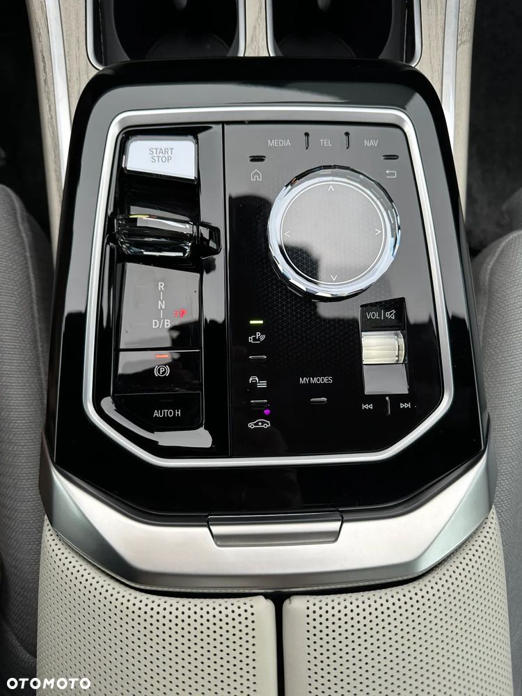 BMW i7 105.7kWh M70 xDrive - 18