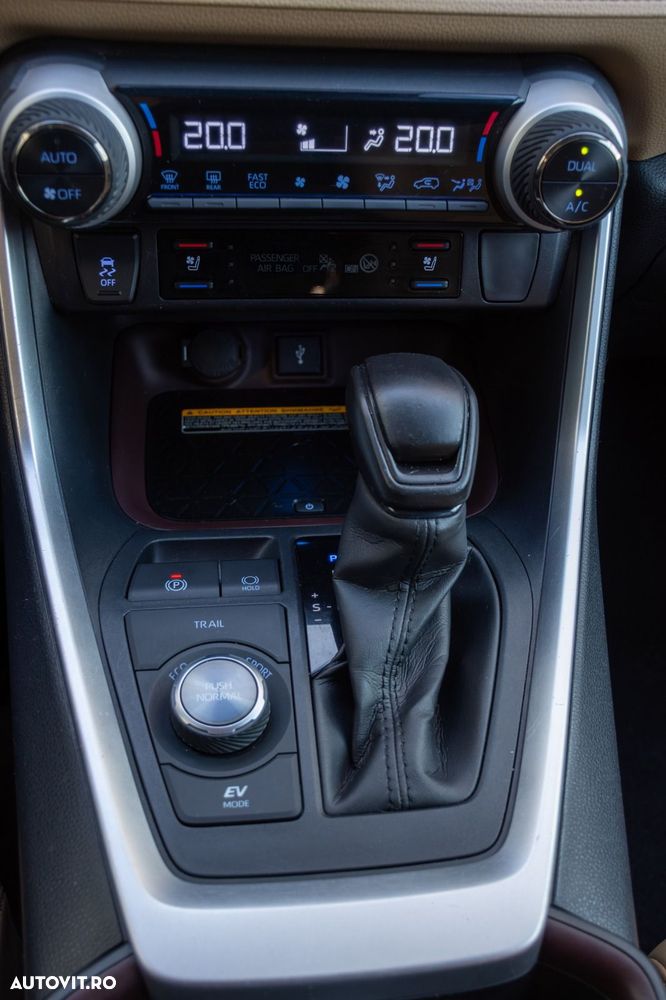 Toyota RAV4 2.5 4x4 Hybrid Lounge - 24