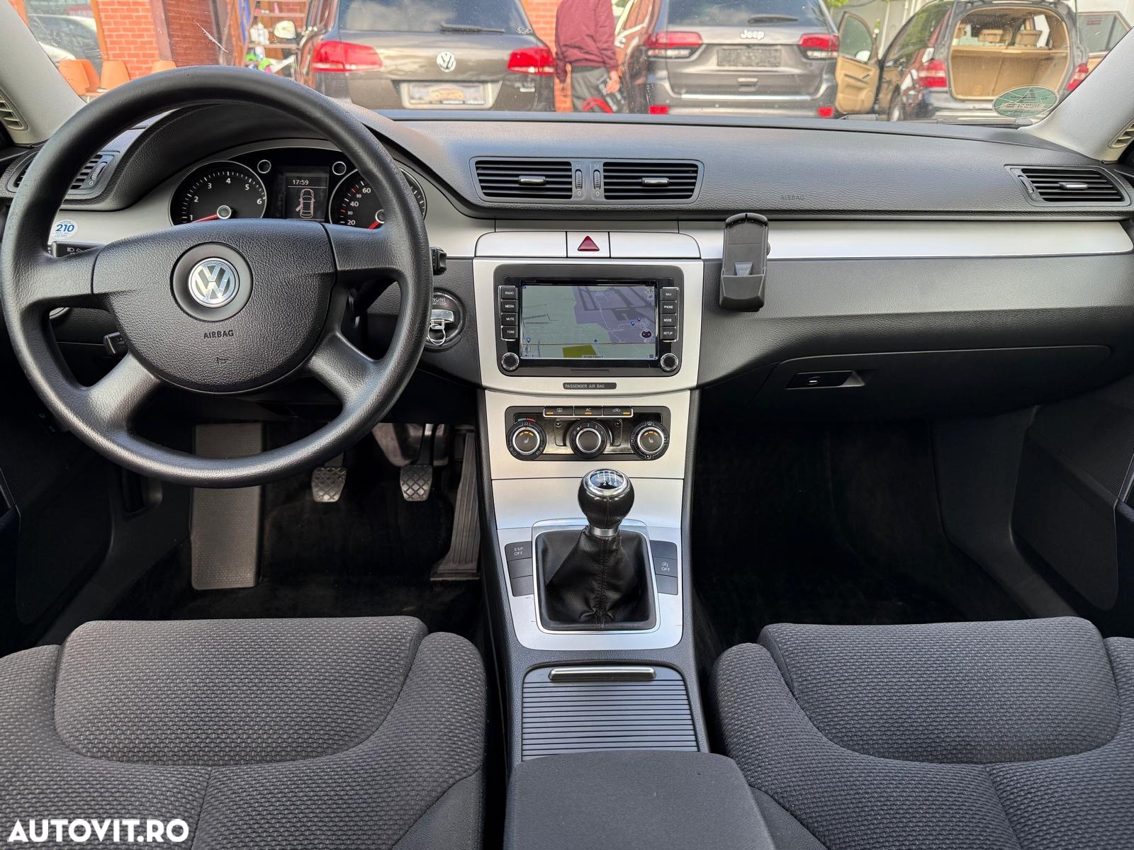 Volkswagen Passat - 5
