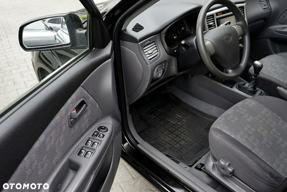Kia Rio - 13
