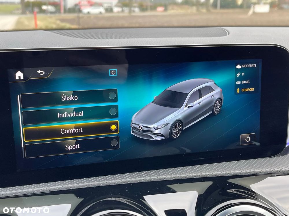 Mercedes-Benz Klasa A 35 AMG 4-Matic 7G-DCT - 34