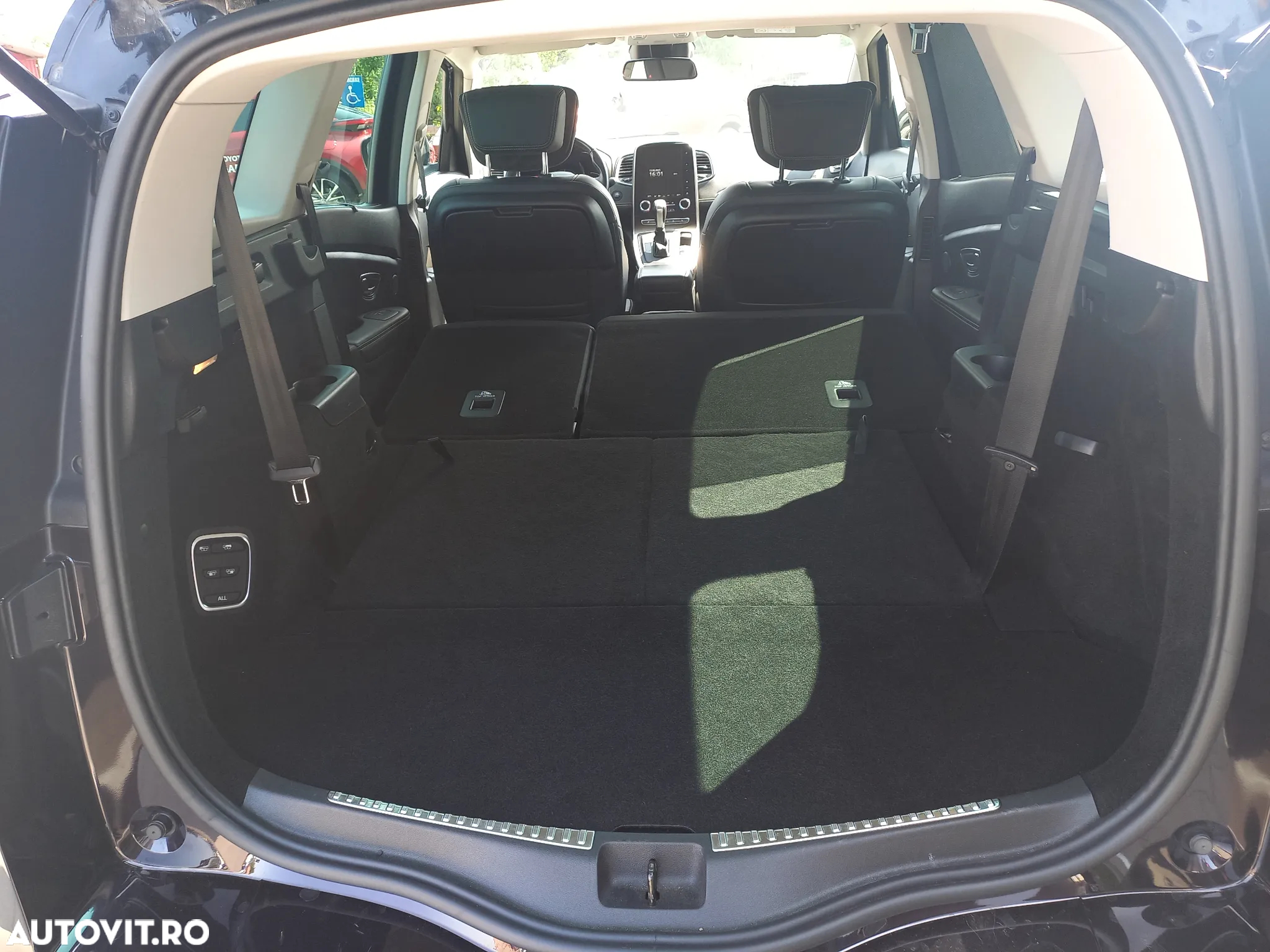 Renault Grand Scenic BLUE dCi 150 EDC BOSE EDITION - 18