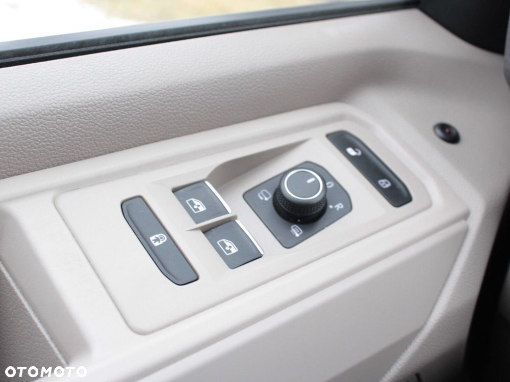 Volkswagen Multivan 2.0 TSI L2 Life DSG - 38
