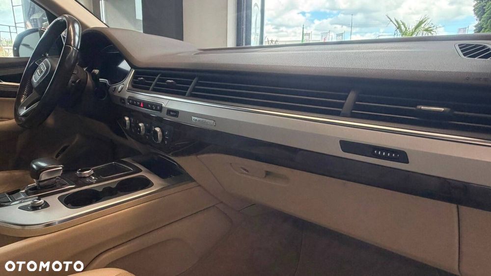 Audi Q7 - 10