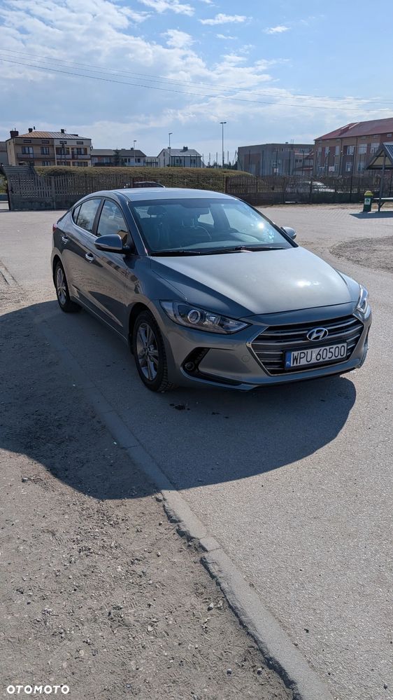 Hyundai Elantra - 8