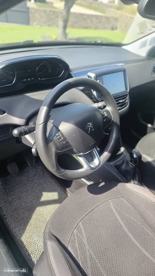 Peugeot 208 1.2 VTi Allure - 5