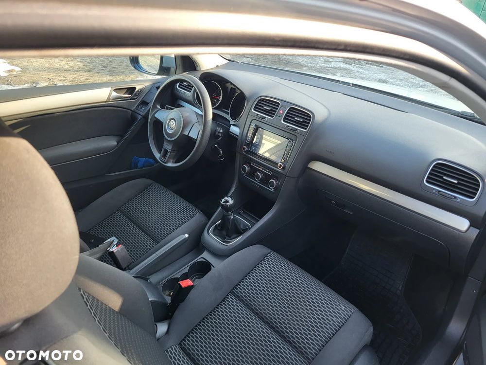 Volkswagen Golf - 32