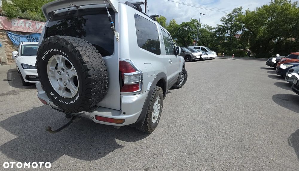 Mitsubishi Pajero - 11