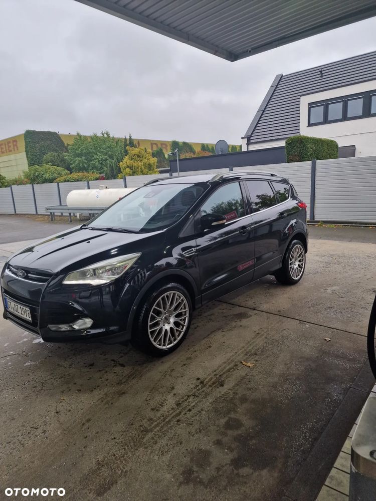 Ford Kuga - 1