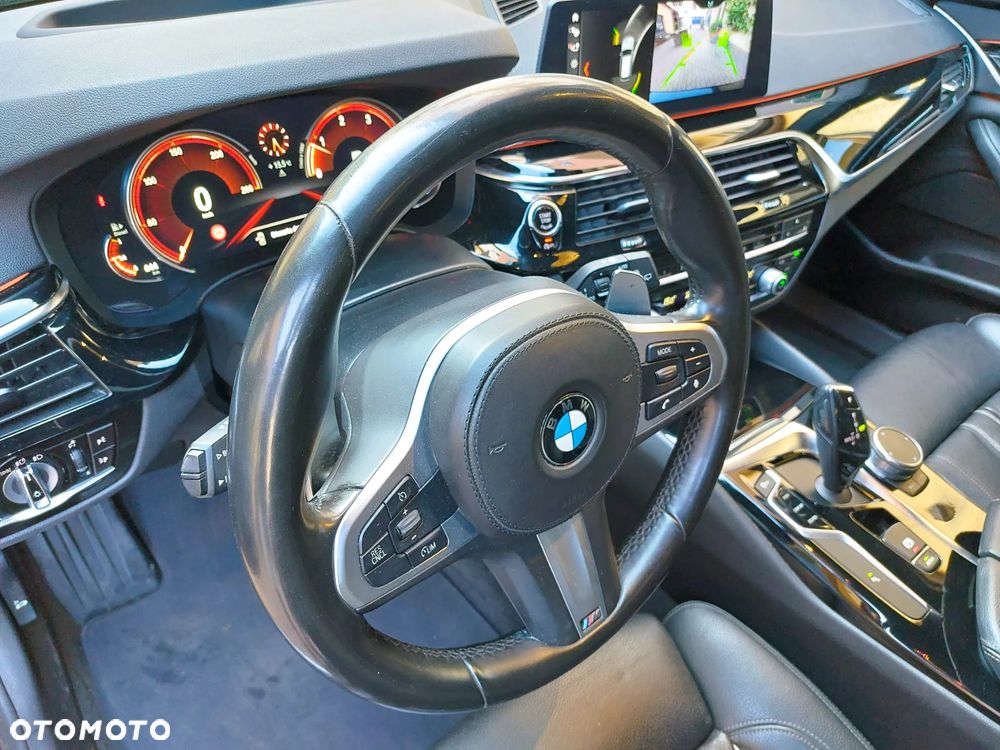 BMW Seria 5 525d Luxury Line sport - 22