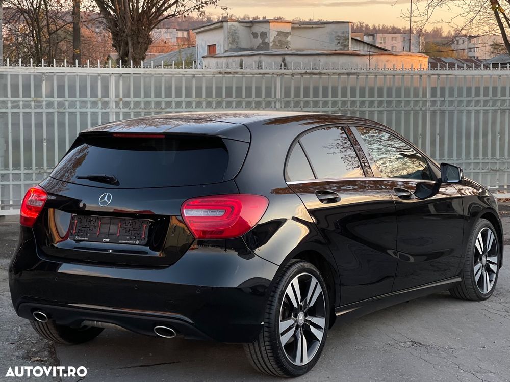 Mercedes-Benz A 180 7G-DCT AMG Line - 3