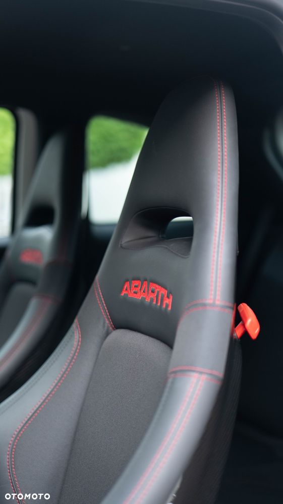 Abarth 695C - 8