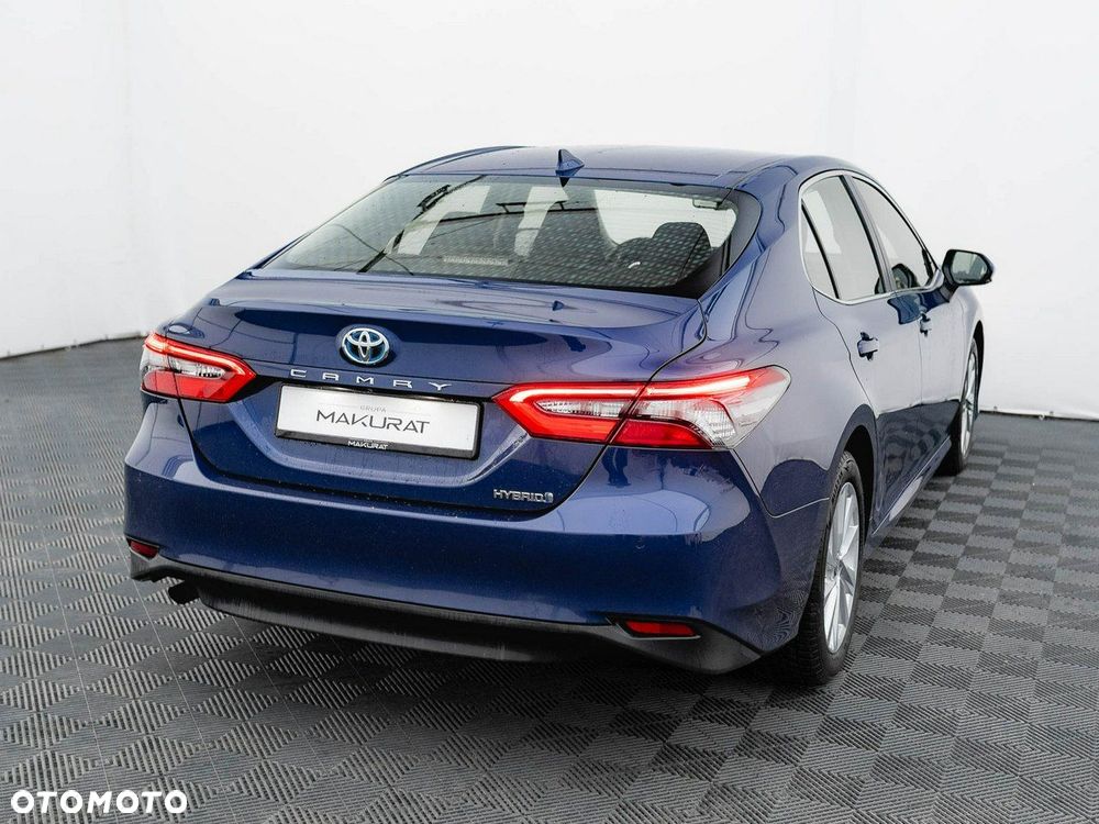 Toyota Camry - 6