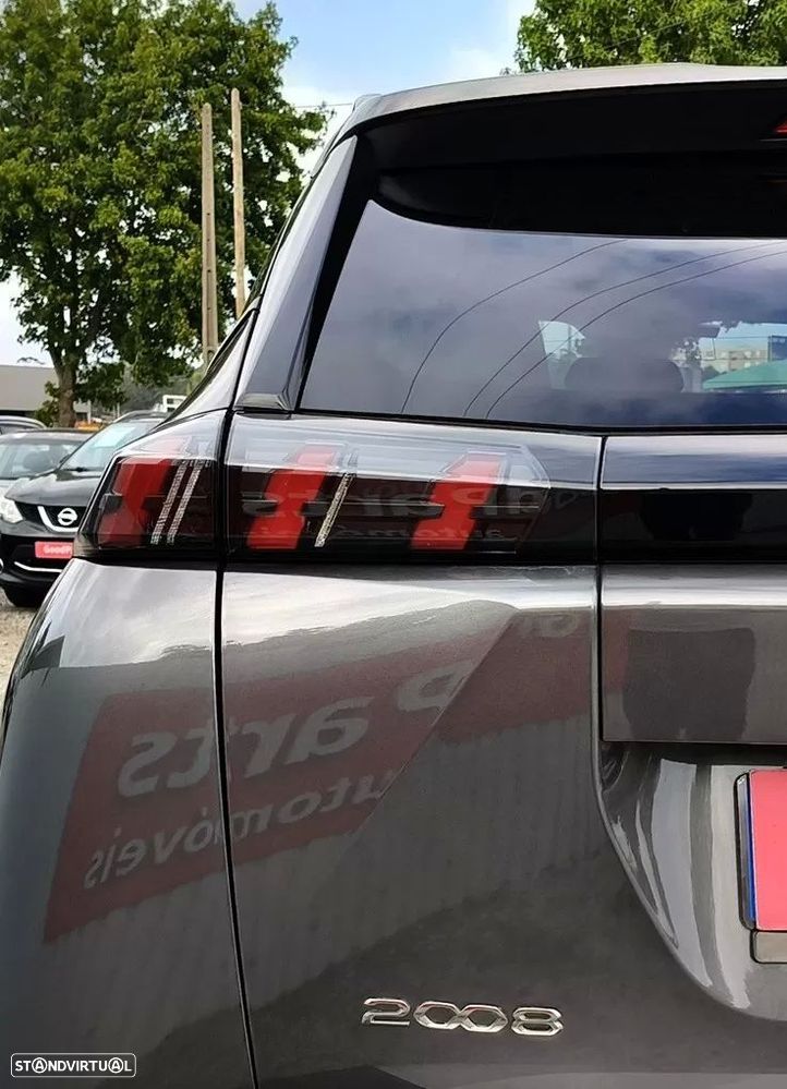 Peugeot 2008 1.2 PureTech Allure - 14
