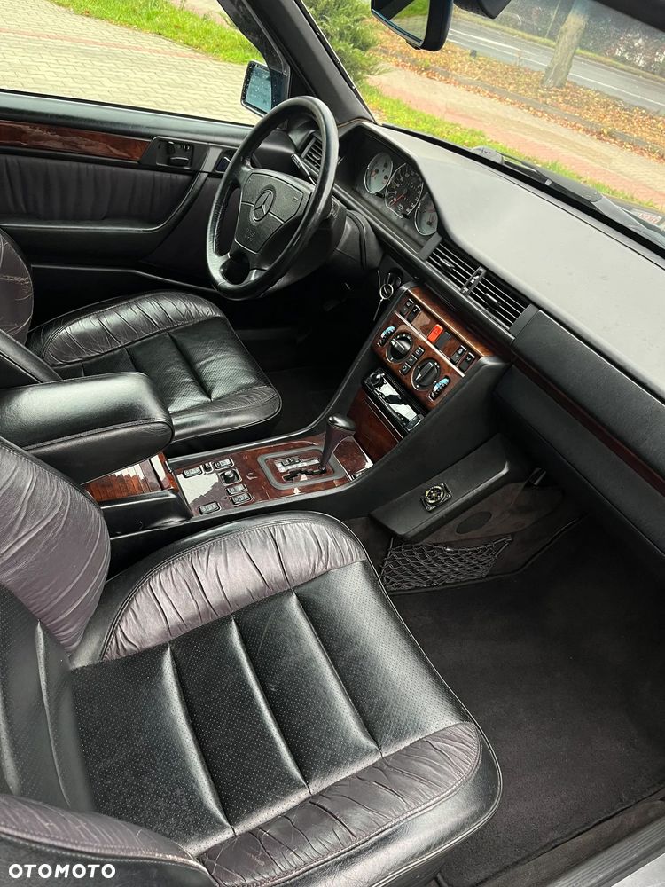 Mercedes-Benz Klasa E 500 - 12