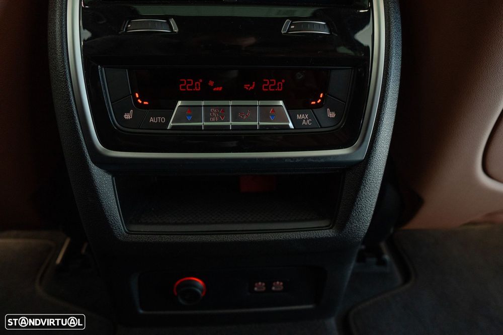 BMW X7 40 d xDrive Pack M Desportivo - 11