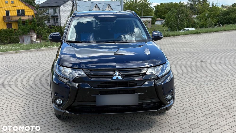 Mitsubishi Outlander - 2