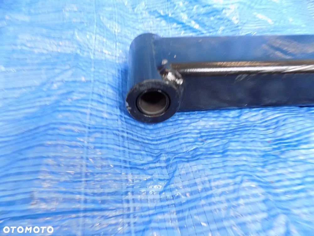 ramie poziomujące 09103300 cnh case 9300 527B 730B 530B 730C 530C 2500 new holland st650 - 4