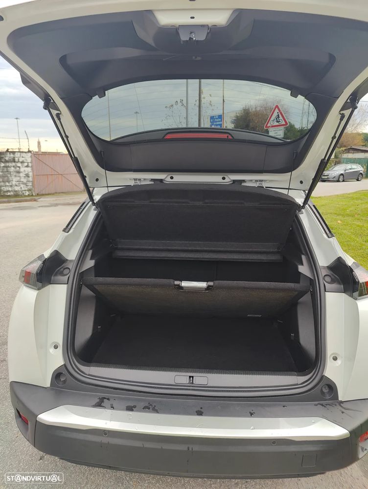 Peugeot e-2008 50 kWh GT - 5