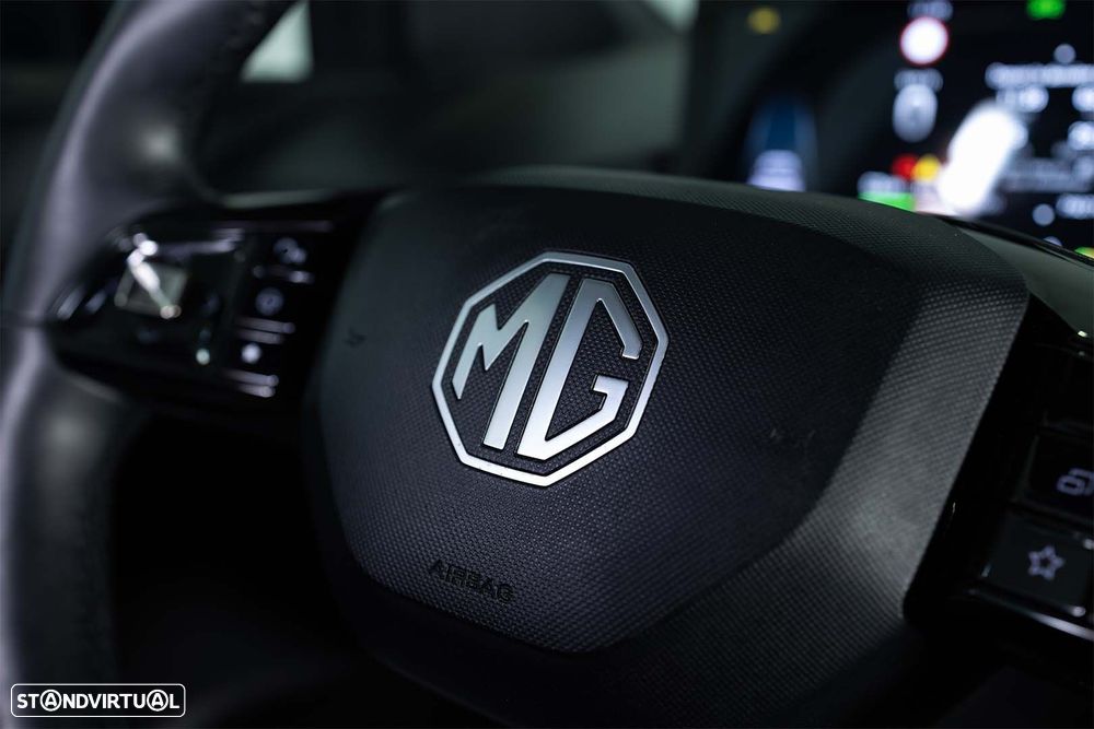 MG MG4 64 kWh Luxury - 24