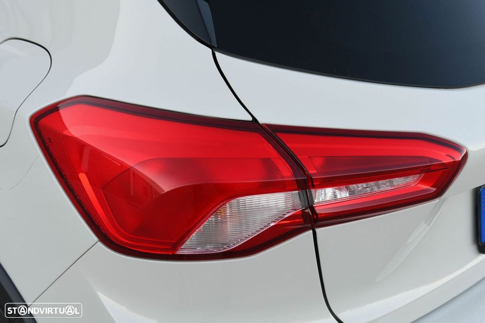 Ford Focus 1.0 EcoBoost Active X - 35