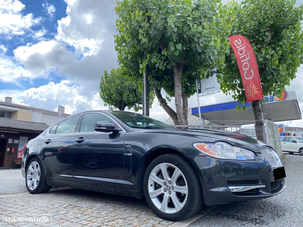 Jaguar XF 3.0 D V6 Premium Luxury - 4