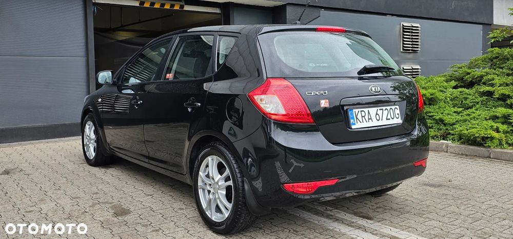 Kia Ceed 1.4 L - 5