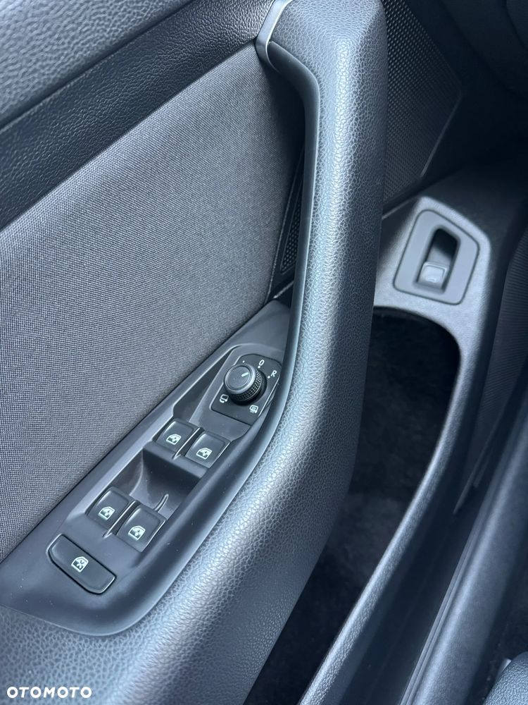 Volkswagen Passat 2.0 TSI Business DSG - 19