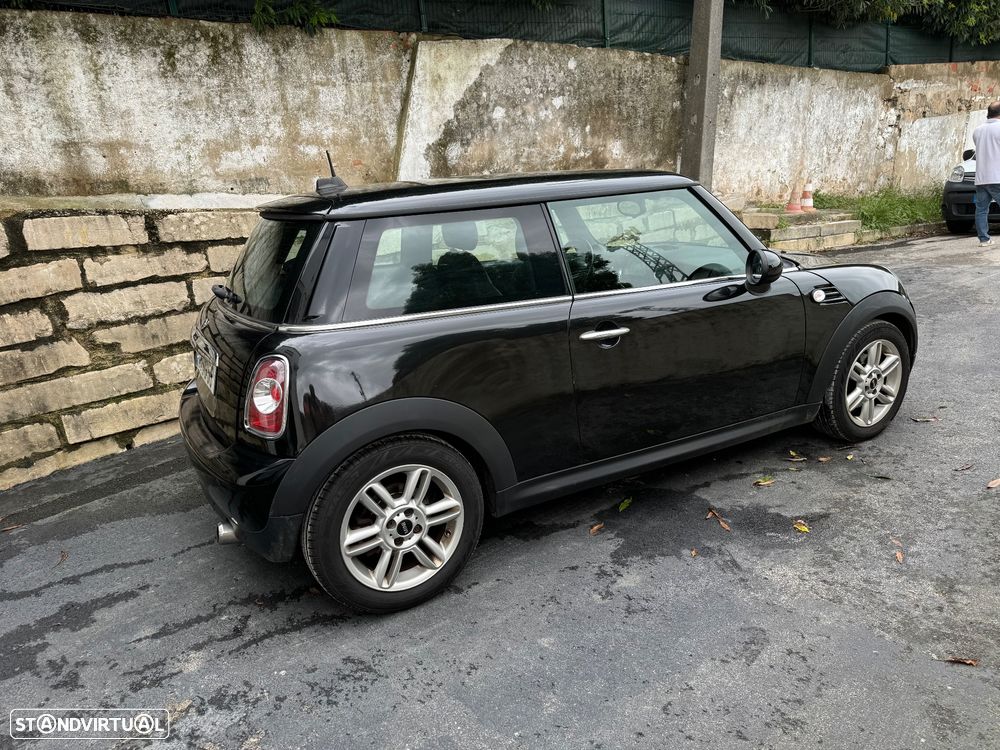 MINI 3 Portas One D - 7