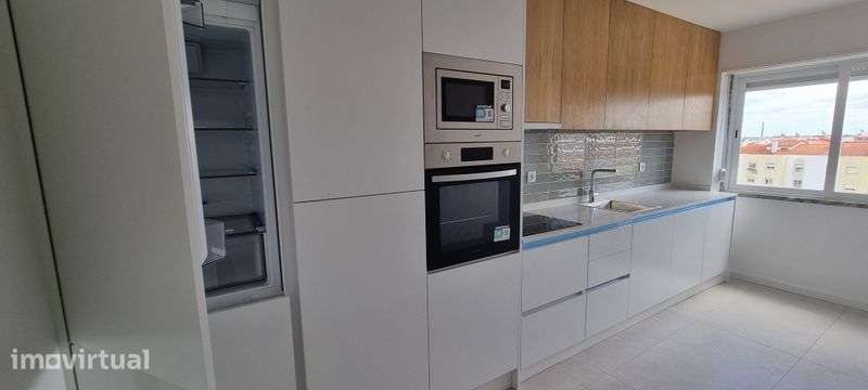 Vende-se  t2 remodelado Torre Marinha Arrentela - Grande imagem: 3/12