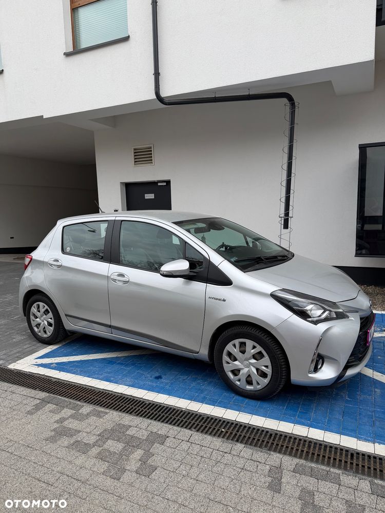 Toyota Yaris Hybrid 100 Active EU6 - 3