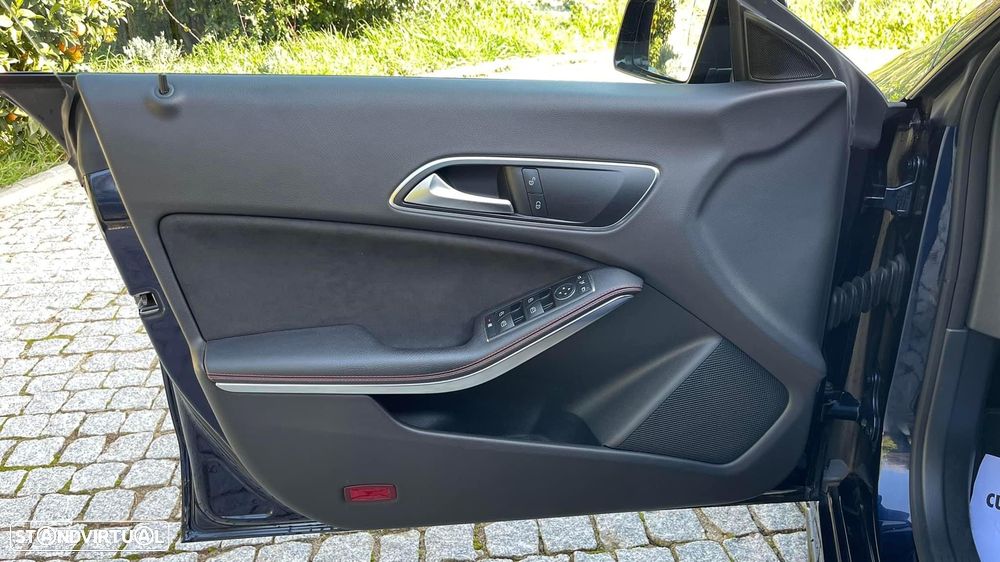 Mercedes-Benz CLA 200 d Shooting Brake AMG Line - 11