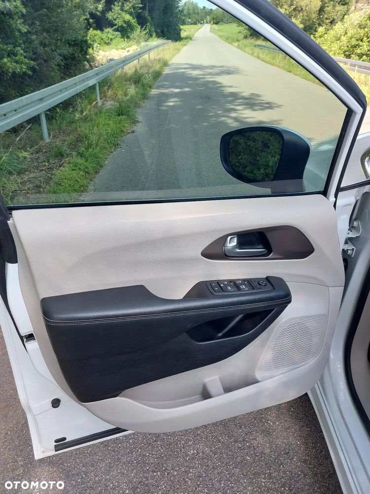 Chrysler Pacifica - 20