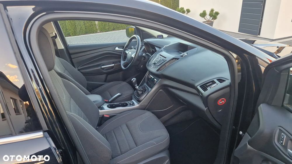 Ford Kuga 1.5 EcoBoost 2x4 Titanium - 8