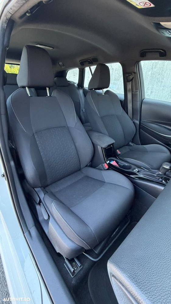 Toyota Corolla 1.8 HSD Business - 15