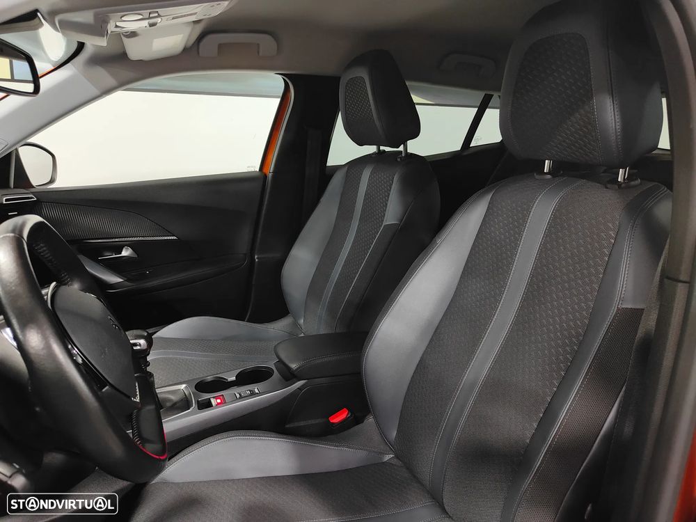 Peugeot 2008 1.2 PureTech Allure - 33