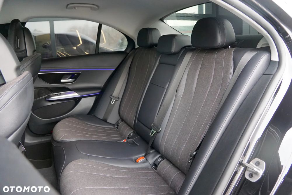 Mercedes-Benz Klasa E 220 d 9G-TRONIC Edition AVANTGARDE - 20