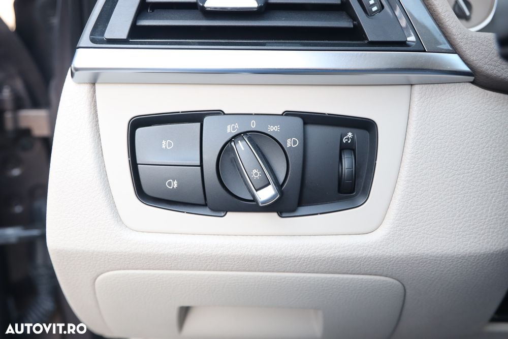 BMW Seria 3 318d Touring Modern Line - 24