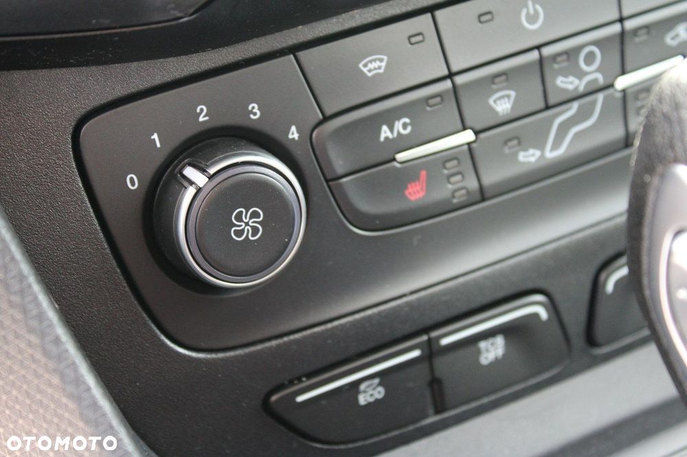 Ford Transit Connect - 25