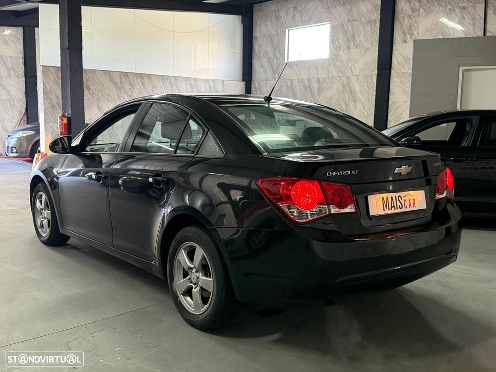 Chevrolet Cruze 1.6 LS - 4