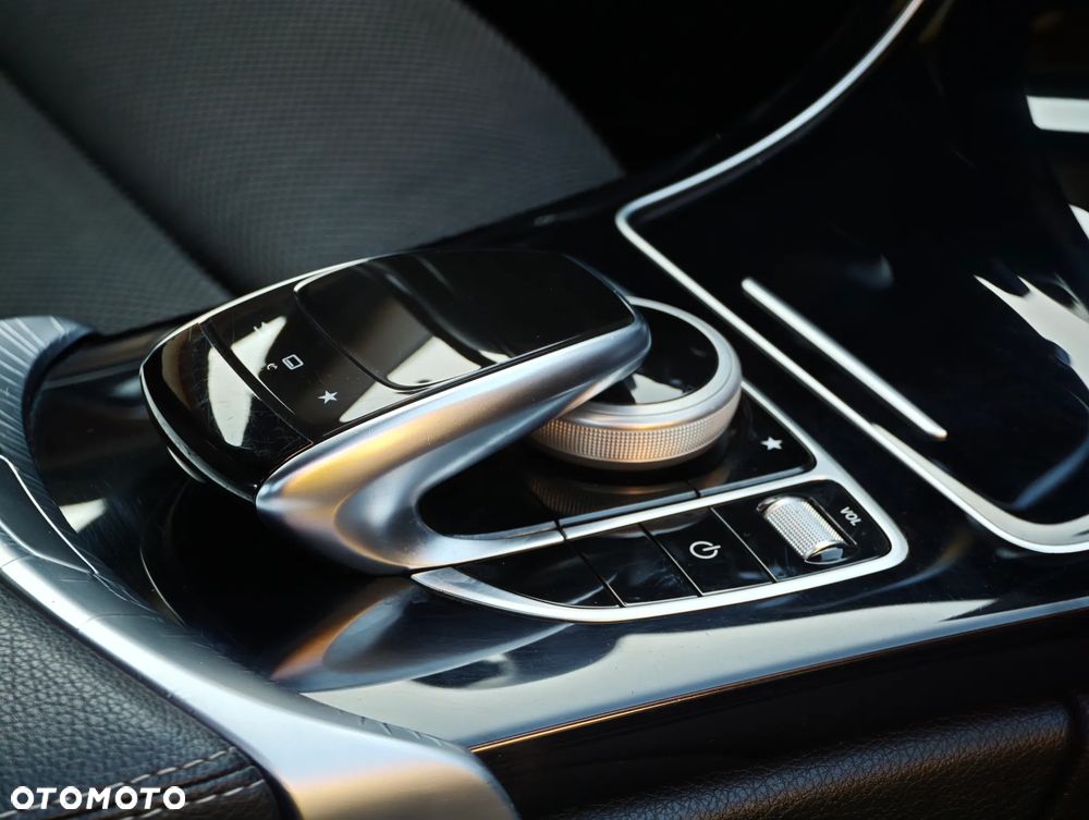 Mercedes-Benz Klasa C 180 7G-TRONIC - 18