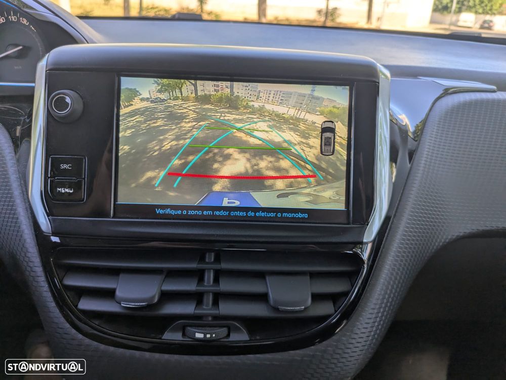 Peugeot 2008 1.2 PureTech Allure EAT6 - 13