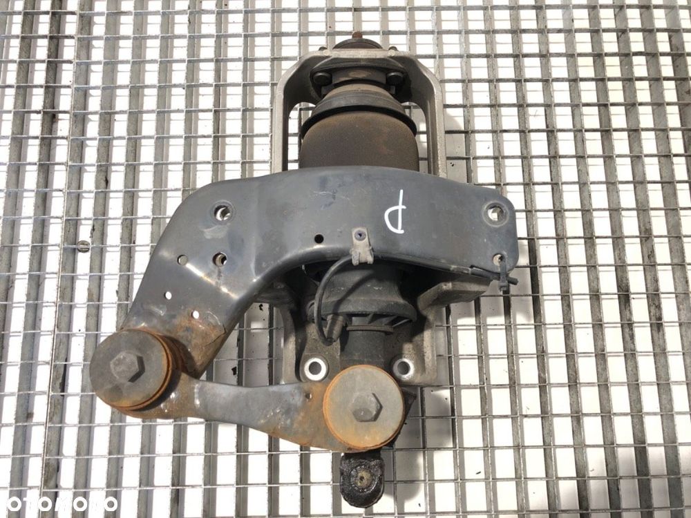 PODUSZKA KABINY PRAWY TYŁ  SCANIA P,G,R,T - series 2003 - 2022 R 450 331 kW [450 KM] 4x2 2013 - 1