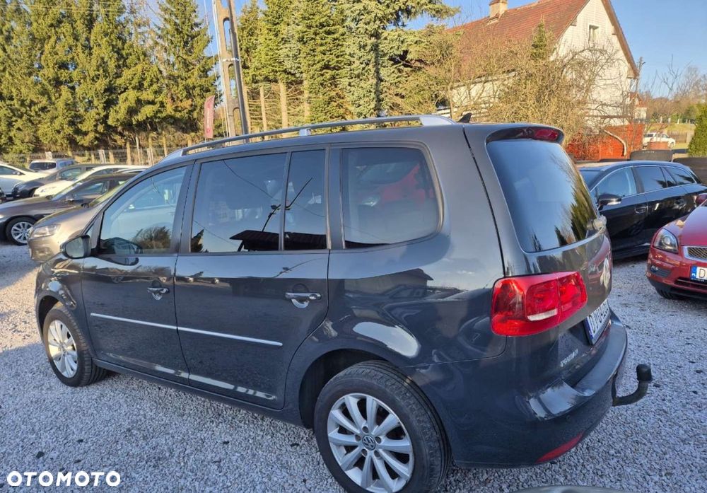 Volkswagen Touran - 8