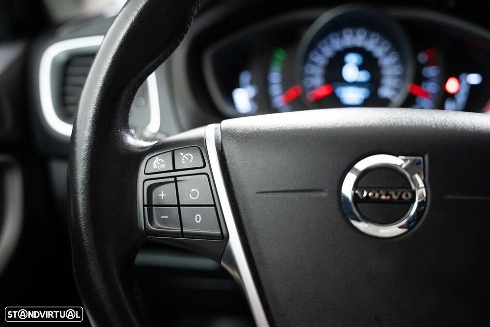 Volvo V40 Cross Country 2.0 D2 Momentum Geartronic - 13