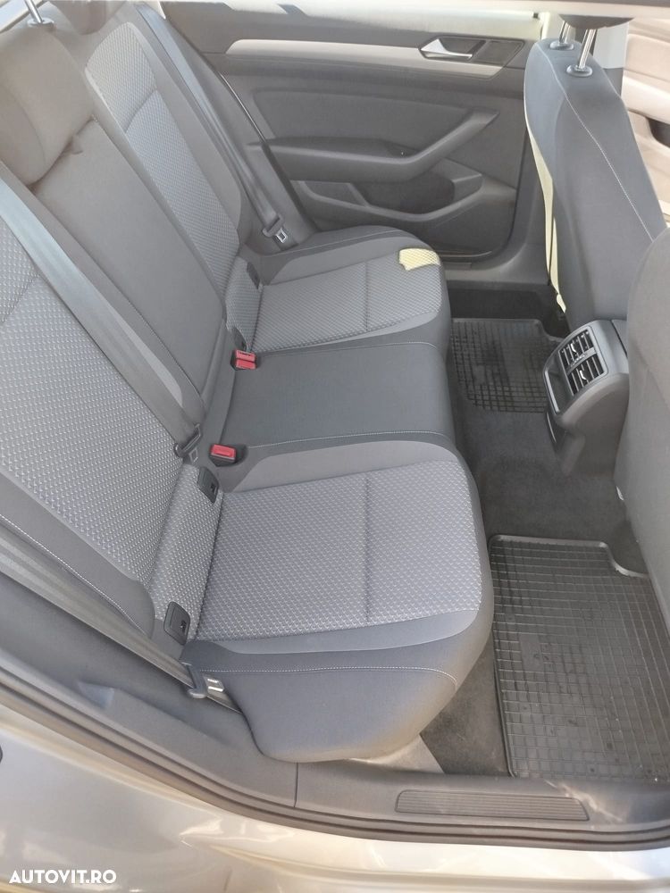 Volkswagen Passat - 18