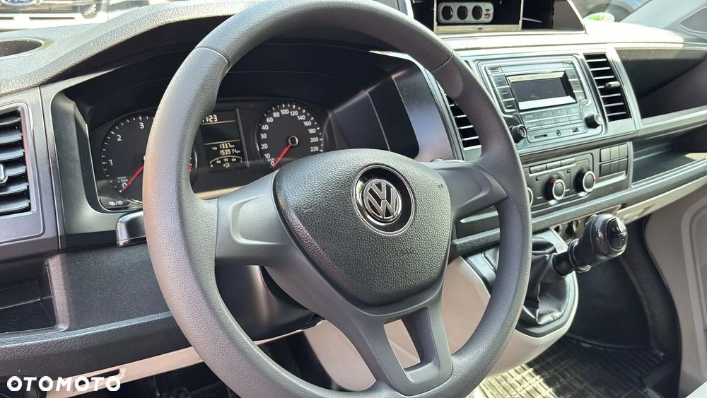 Volkswagen Transporter - 11