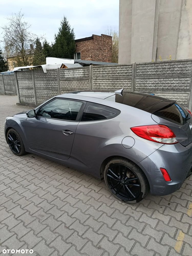 Hyundai Veloster 1.6 GDI Comfort - 4
