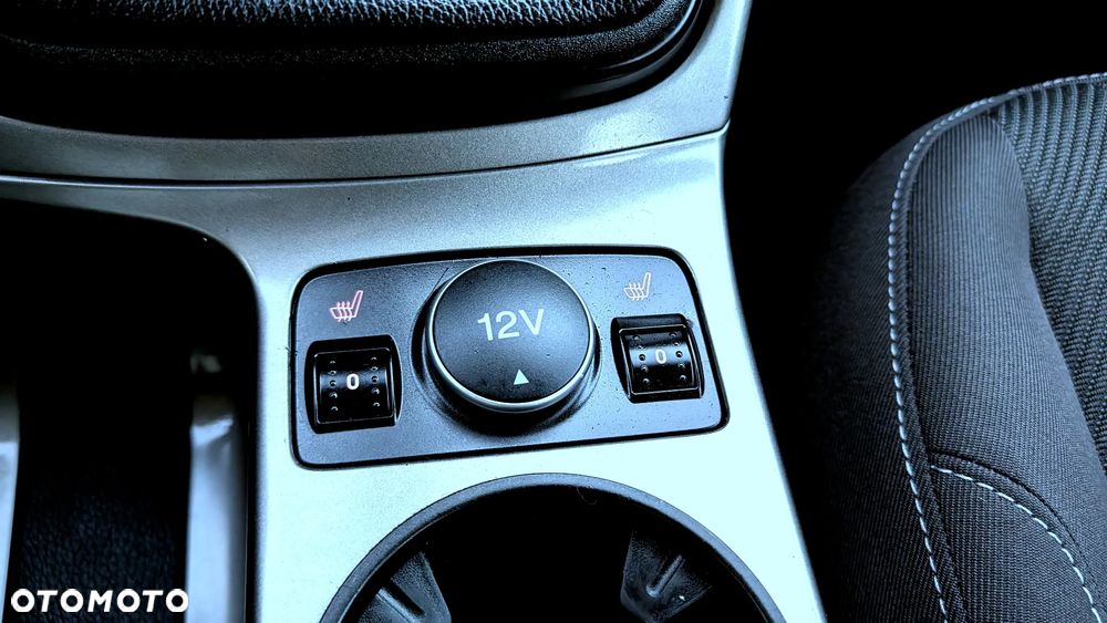 Ford Kuga 1.6 EcoBoost 2x4 Titanium - 38